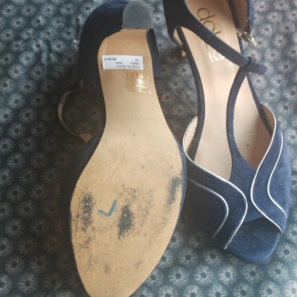 Sandals - Picture 2 of 4